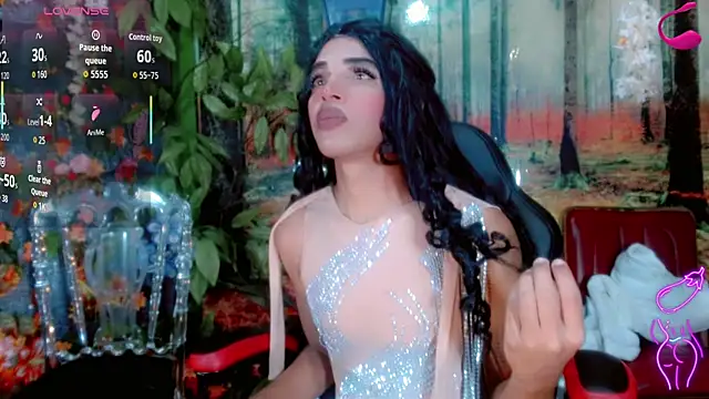 Snapshot of Tait_ chatting on March 4, 3:34 am Tait online show from March 4, 3:34 am