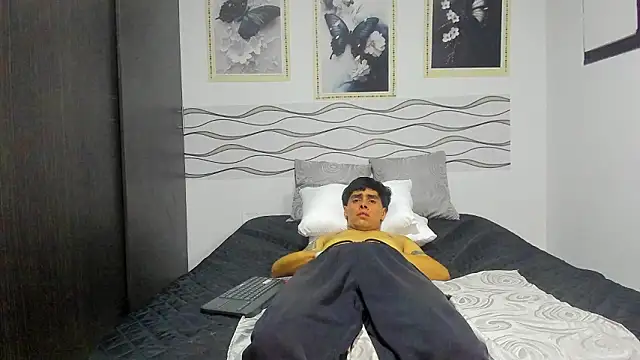 Snapshot of Daniel_Rochax chatting on March 18, 12:30 pm Daniel Rochax online show from March 18, 12:30 pm