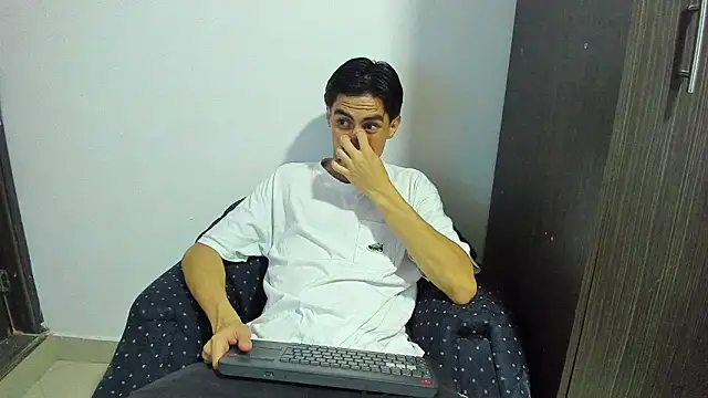 Snapshot of Daniel_Rochax chatting on March 20, 12:32 pm Daniel Rochax online show from March 20, 12:32 pm