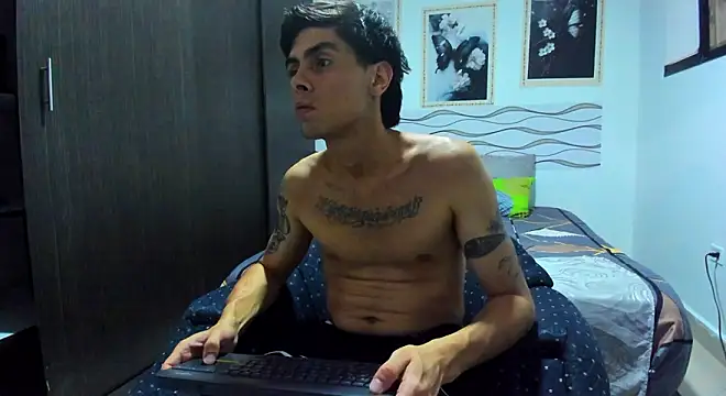 Snapshot of Daniel_Rochax chatting on March 28, 7:13 pm Daniel Rochax online show from March 28, 7:13 pm