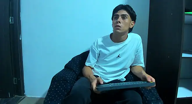 Snapshot of Daniel_Rochax chatting on March 31, 7:03 pm Daniel Rochax online show from March 31, 7:03 pm