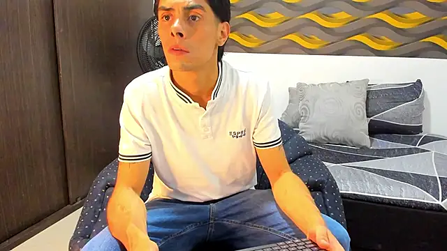 Snapshot of Daniel_Rochax chatting on April 2, 12:36 pm Daniel Rochax online show from April 2, 12:36 pm