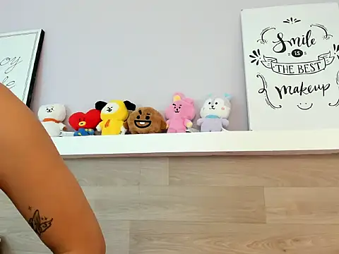 Snapshot of EmmaSanchez_ chatting on April 5, 8:06 pm EmmaSanchez online show from April 5, 8:06 pm