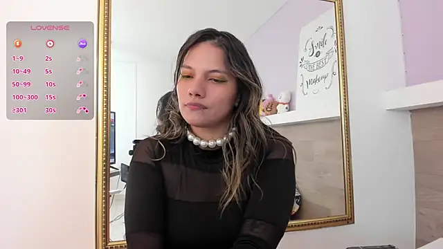 Snapshot of EmmaSanchez_ chatting on April 30, 8:48 pm EmmaSanchez online show from April 30, 8:48 pm