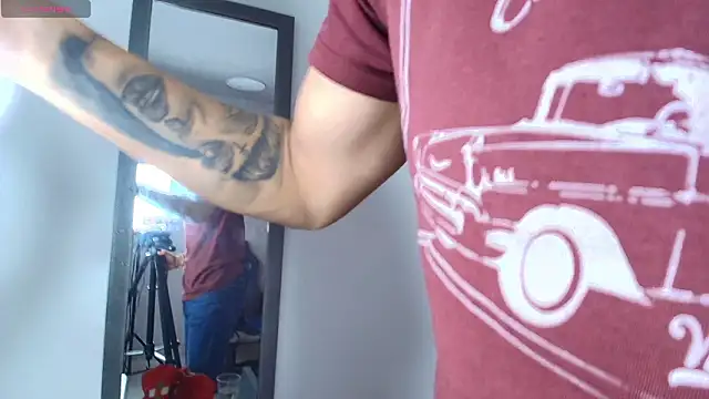 Snapshot of DIEGO_JONES chatting on March 18, 1:25 pm DIEGO JONES online show from March 18, 1:25 pm