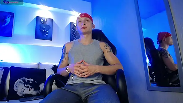 Snapshot of DIEGO_JONES chatting on March 28, 1:22 pm DIEGO JONES online show from March 28, 1:22 pm