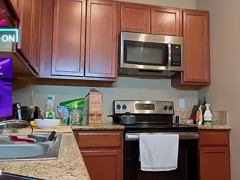 Snapshot of sam_damn chatting on April 2, 5:10 pm sam damn online show from April 2, 5:10 pm