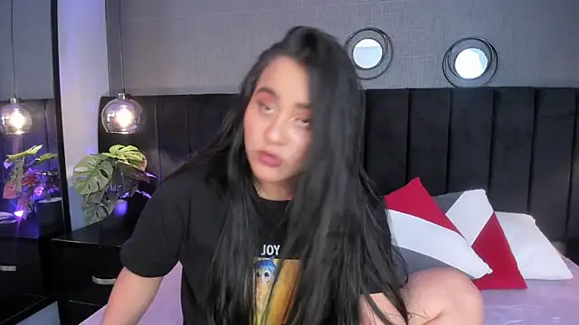 Snapshot of alejandra__garcia chatting on March 26, 3:56 am alejandra garcia online show from March 26, 3:56 am