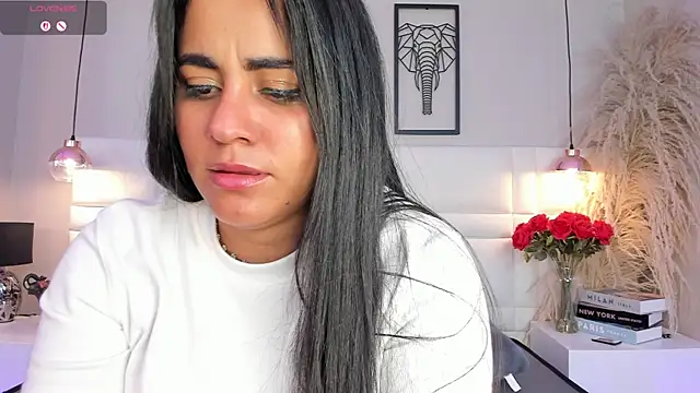 alejandra  garcia online show from May 17, 9:00 pm