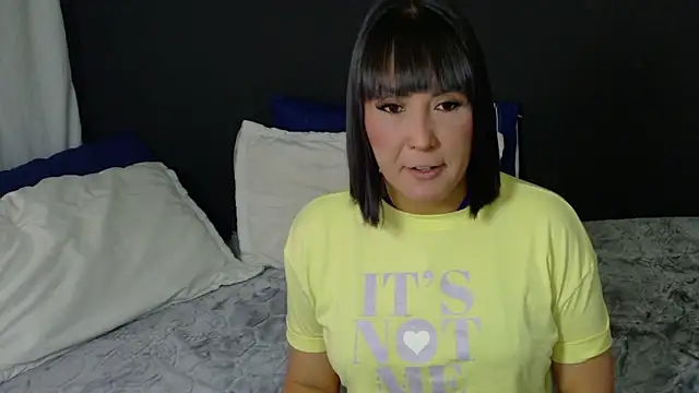 Snapshot of Valeriaa_cruz chatting on March 13, 12:34 pm Valeriaa cruz online show from March 13, 12:34 pm