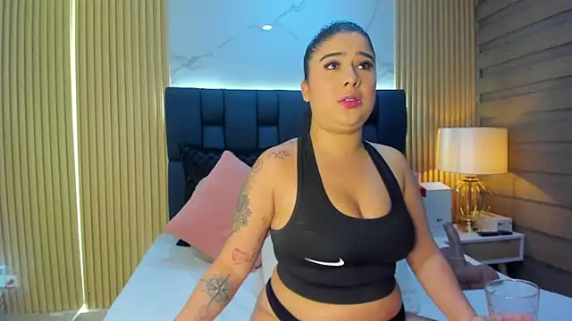 Snapshot of AmaraTexas chatting on April 1, 1:28 am AmaraTexas online show from April 1, 1:28 am