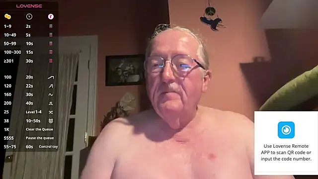 Snapshot of Phrodeaux_Baggins chatting on March 19, 3:54 am Phrodeaux Baggins online show from March 19, 3:54 am