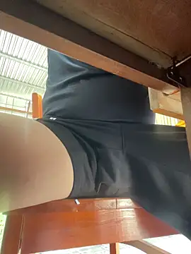 Snapshot of hoang15075 chatting on April 2, 7:17 am hoang15075 online show from April 2, 7:17 am