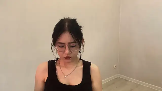 SolvedGlobe online show from May 2, 1:05 pm