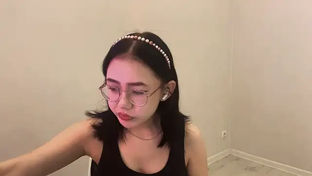 SolvedGlobe online show from May 4, 1:07 pm