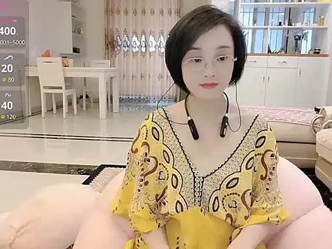 Snapshot of Nana-NN chatting on April 16, 6:58 am Nana-NN online show from April 16, 6:58 am