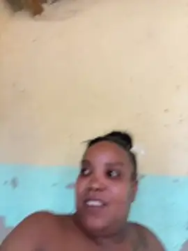 Snapshot of friendlybitch22 chatting on April 1, 9:54 am friendlybitch22 online show from April 1, 9:54 am