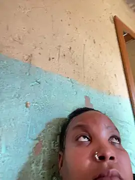 Snapshot of friendlybitch22 chatting on April 2, 8:01 am friendlybitch22 online show from April 2, 8:01 am