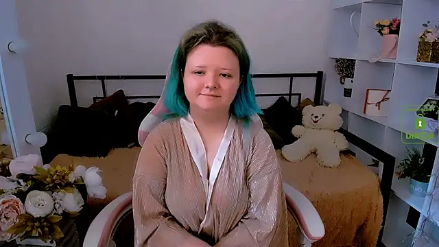 Snapshot of Lunaar_ chatting on March 12, 7:47 am Lunaar online show from March 12, 7:47 am