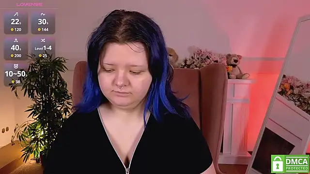 Snapshot of Lunaar_ chatting on March 25, 6:52 am Lunaar online show from March 25, 6:52 am