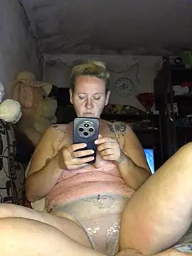 Snapshot of SofiaAmour chatting on July 4, 6:36 pm SofiaAmour online show from July 4, 6:36 pm