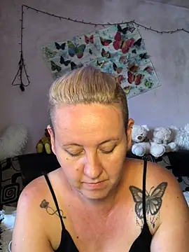 Snapshot of SofiaAmour chatting on July 23, 2:37 pm SofiaAmour online show from July 23, 2:37 pm