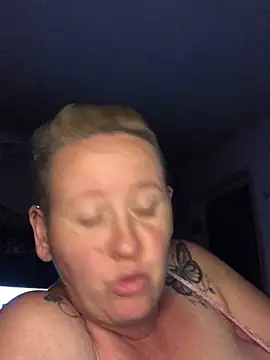 Snapshot of SofiaAmour chatting on July 28, 7:39 pm SofiaAmour online show from July 28, 7:39 pm