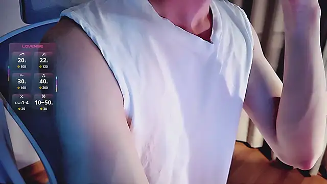 Snapshot of FEIYUS1 chatting on March 16, 2:43 pm FEIYUS1 online show from March 16, 2:43 pm