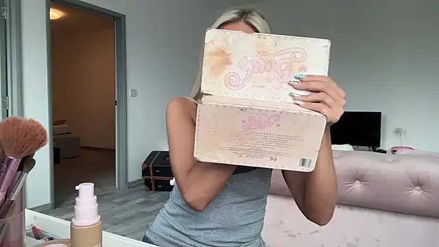 Naughtyblondex online show from May 12, 1:52 pm