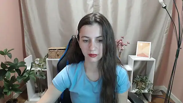 MistyBree online show from May 14, 8:10 am