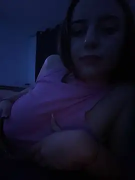 Snapshot of adellasweet chatting on March 2, 10:16 pm adellasweet online show from March 2, 10:16 pm