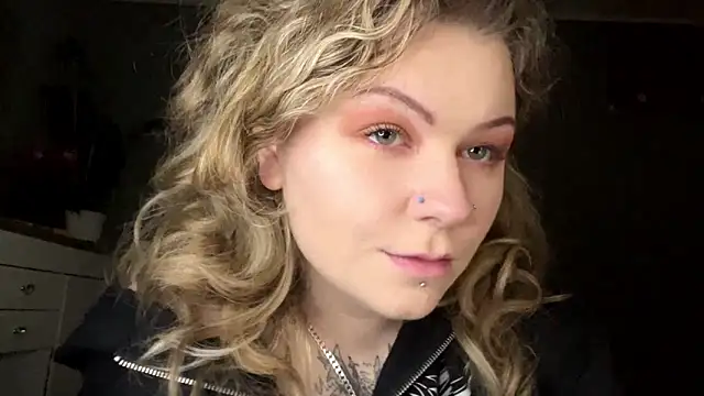 Snapshot of YoungAlina chatting on March 28, 2:27 pm YoungAlina online show from March 28, 2:27 pm