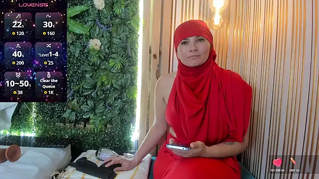 Snapshot of THARAA_MEL chatting on March 28, 3:11 pm THARAA MEL online show from March 28, 3:11 pm