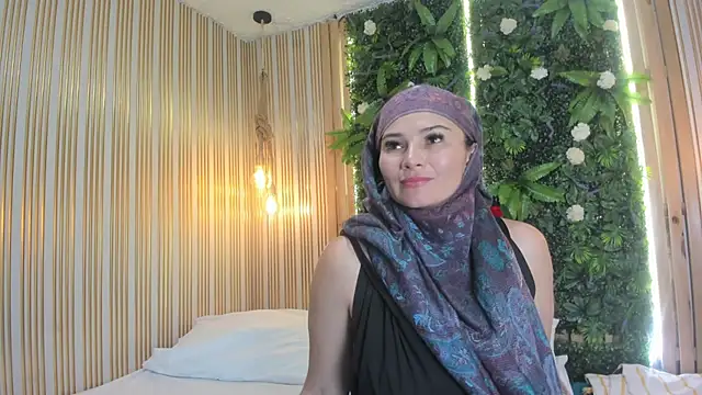 Snapshot of THARAA_MEL chatting on March 30, 6:20 pm THARAA MEL online show from March 30, 6:20 pm