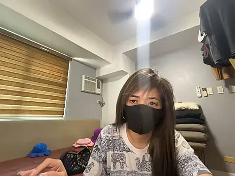 strawberryblossom93 online show from March 22, 3:54 am