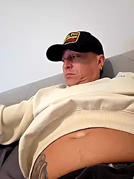 Snapshot of DoggiiDick chatting on March 1, 3:58 pm DoggiiDick online show from March 1, 3:58 pm