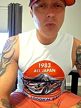 Snapshot of DoggiiDick chatting on March 20, 9:41 pm DoggiiDick online show from March 20, 9:41 pm