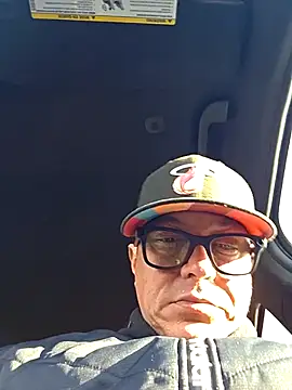 Snapshot of DoggiiDick chatting on March 21, 1:16 pm DoggiiDick online show from March 21, 1:16 pm