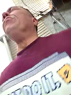 Snapshot of DoggiiDick chatting on April 3, 9:57 pm DoggiiDick online show from April 3, 9:57 pm