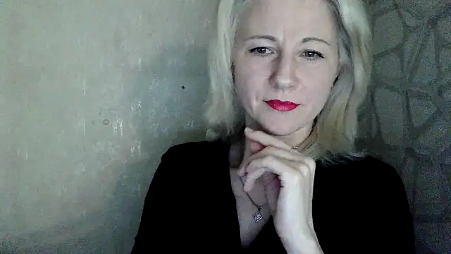 Snapshot of Katerina-Kissa chatting on April 10, 6:56 pm Katerina-Kissa online show from April 10, 6:56 pm