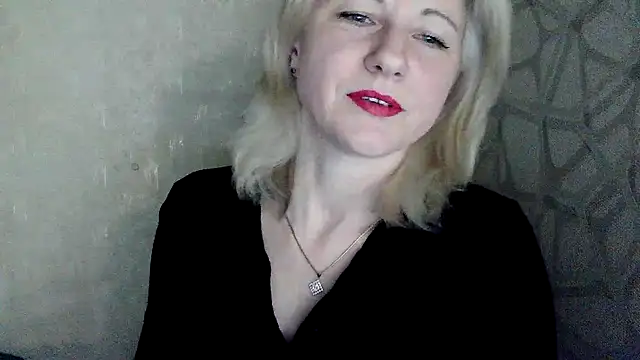 Snapshot of Katerina-Kissa chatting on April 15, 6:15 pm Katerina-Kissa online show from April 15, 6:15 pm