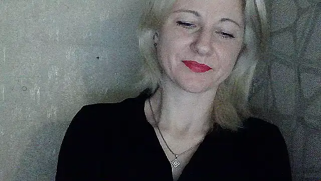Snapshot of Katerina-Kissa chatting on April 15, 7:58 pm Katerina-Kissa online show from April 15, 7:58 pm