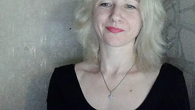 Snapshot of Katerina-Kissa chatting on April 16, 9:39 pm Katerina-Kissa online show from April 16, 9:39 pm