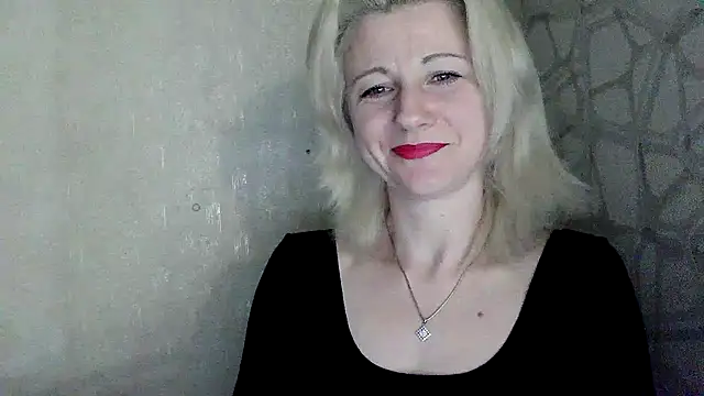 Snapshot of Katerina-Kissa chatting on April 17, 6:44 pm Katerina-Kissa online show from April 17, 6:44 pm