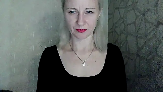 Snapshot of Katerina-Kissa chatting on May 4, 6:59 pm Katerina-Kissa online show from May 4, 6:59 pm