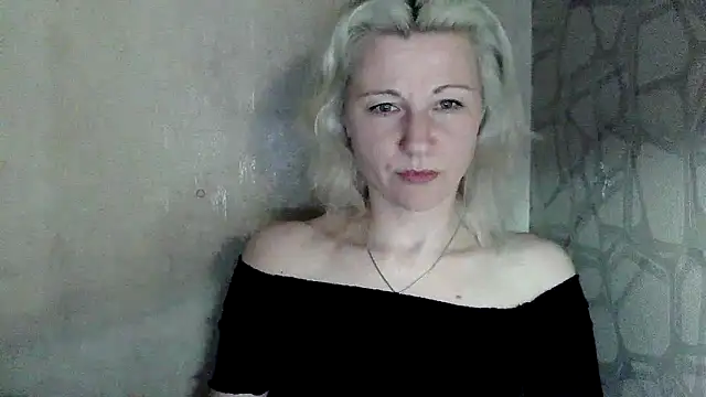Snapshot of Katerina-Kissa chatting on May 14, 6:37 pm Katerina-Kissa online show from May 14, 6:37 pm