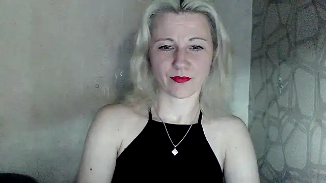 Snapshot of Katerina-Kissa chatting on May 16, 6:28 pm Katerina-Kissa online show from May 16, 6:28 pm