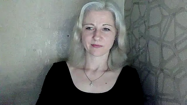 Snapshot of Katerina-Kissa chatting on May 17, 6:48 pm Katerina-Kissa online show from May 17, 6:48 pm