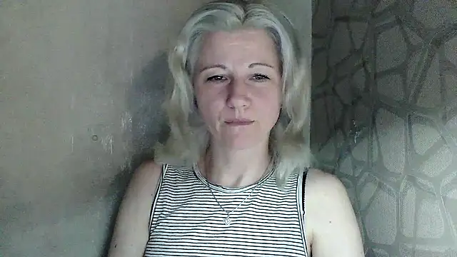 Snapshot of Katerina-Kissa chatting on May 19, 6:36 pm Katerina-Kissa online show from May 19, 6:36 pm