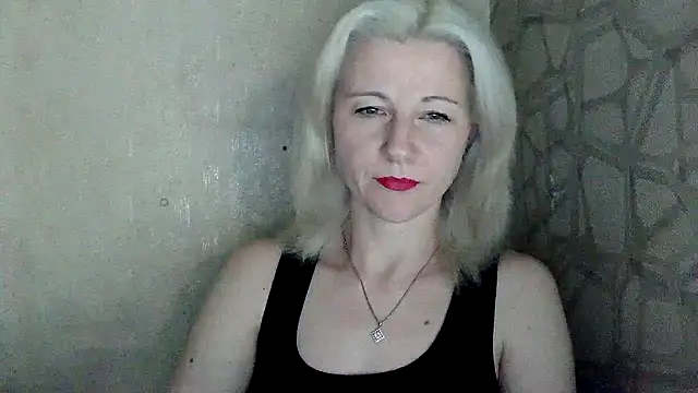 Snapshot of Katerina-Kissa chatting on May 20, 6:36 pm Katerina-Kissa online show from May 20, 6:36 pm